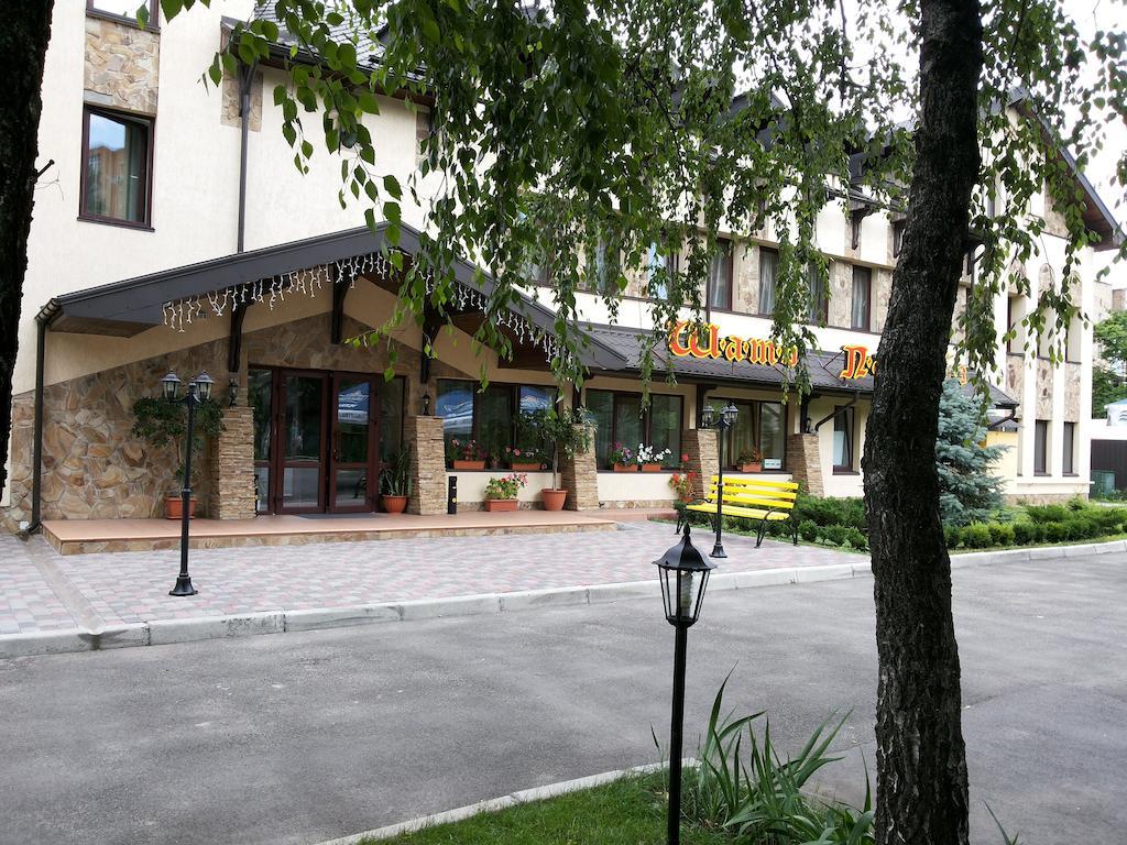 Shato Paradis Hotel Irpín Exterior foto