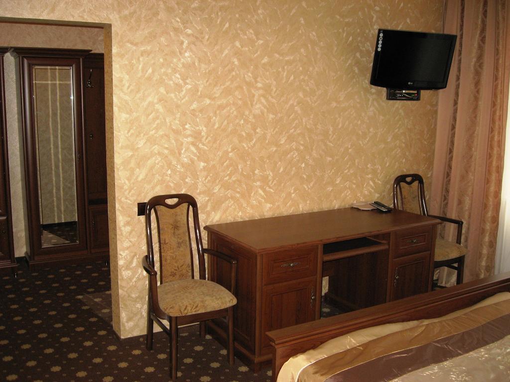 Shato Paradis Hotel Irpín Habitación foto